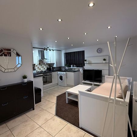 Cosy Guest Suite, West London Hounslow Kültér fotó